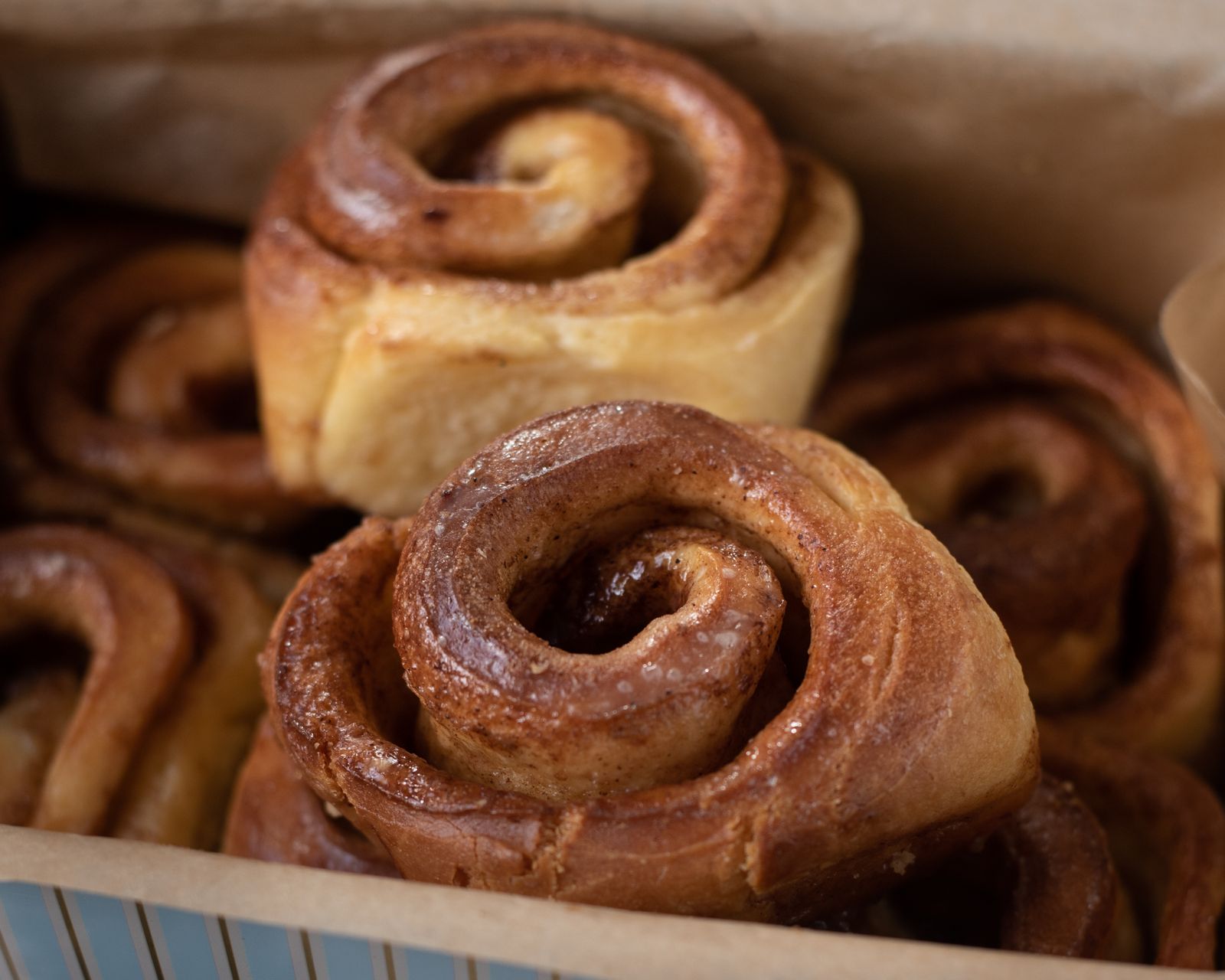 A tray of cinnamon buns